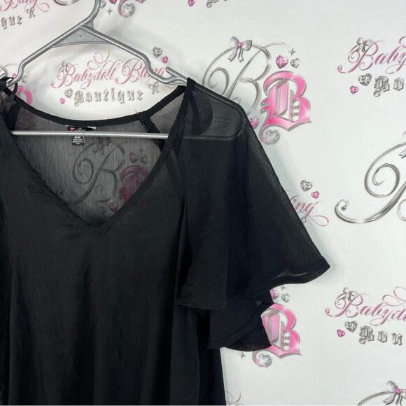 Guess tshirt tee ruffle details Black Sheer Blouse with Ruffle Hem - Picture 4 of 7